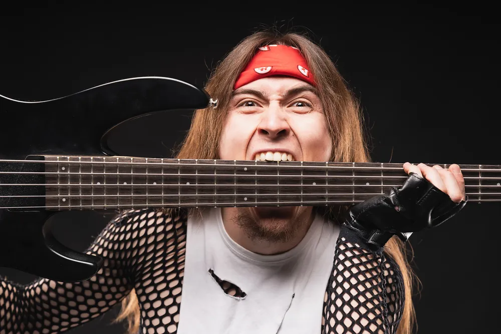 Hans FORCE banda en estudio vestimenta glam